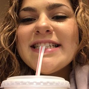 Meet your Posher, Caitlin